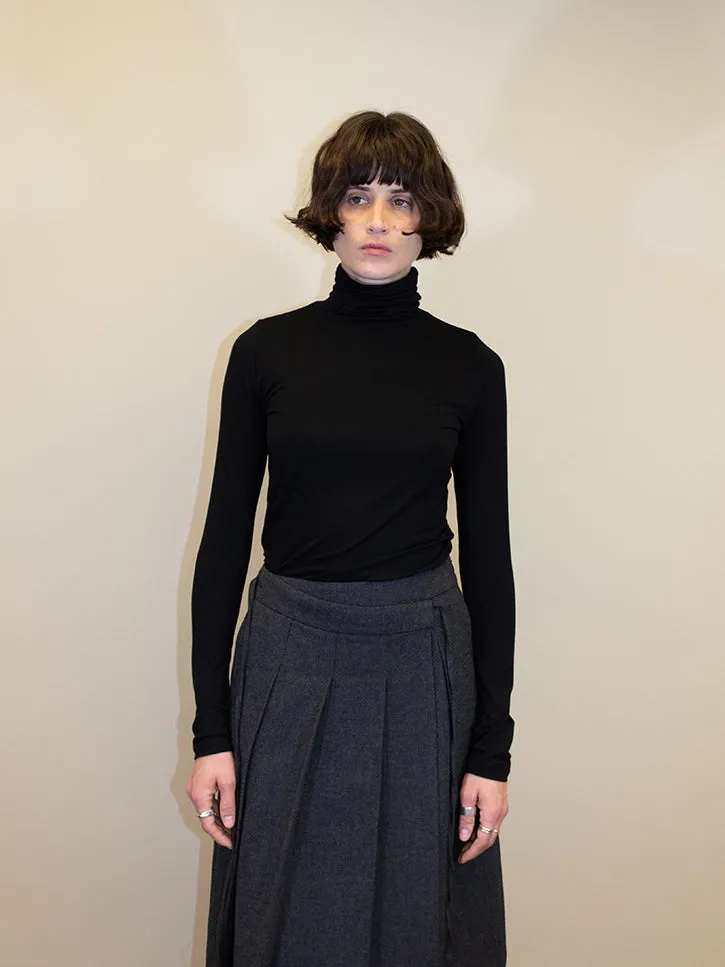 Baserange Basic Turtleneck, Black